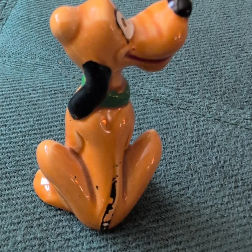 Vintage Walt Disney Collectible 2.5